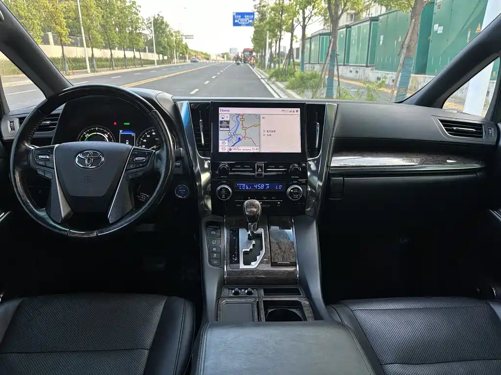 Toyota Alphard 2021 — фото 9