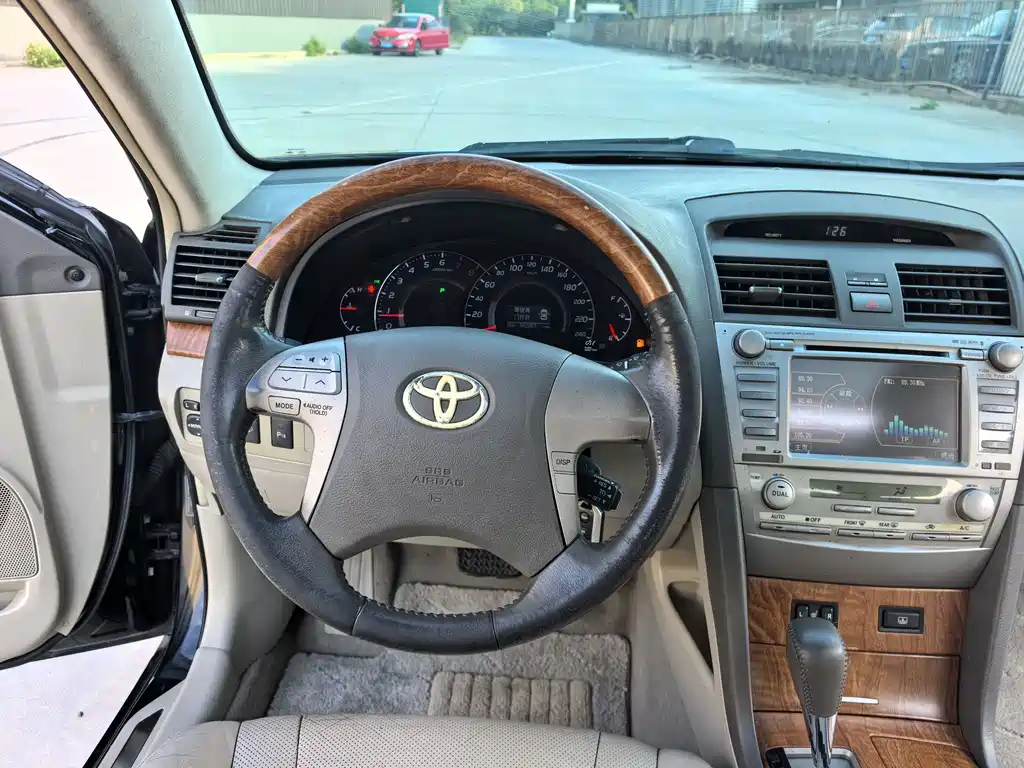 Toyota Camry 2009 — фото 12