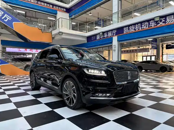Lincoln Nautilus 2021