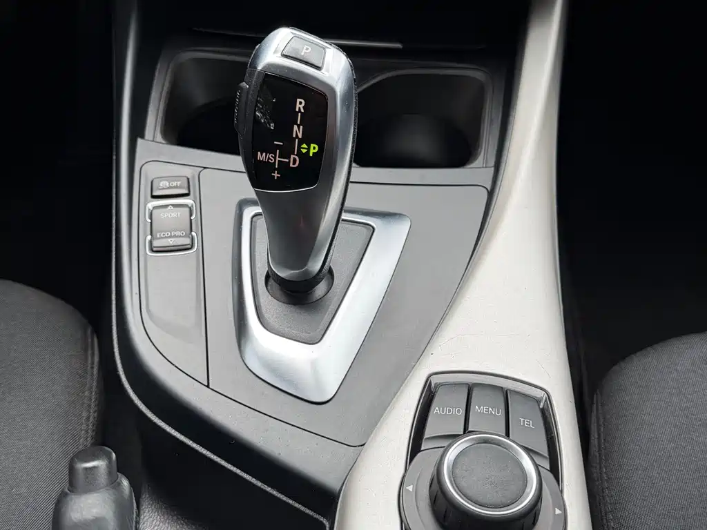 BMW 1 Series 2015 — фото 12