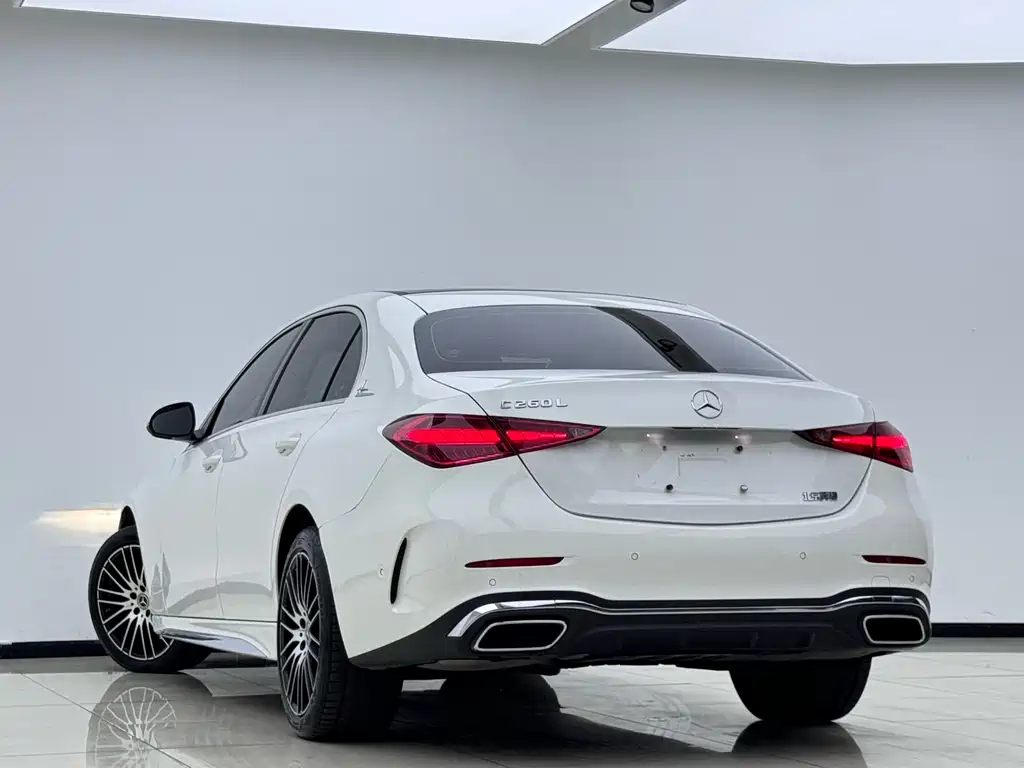 Mercedes-Benz C-Class 2023 — фото 11