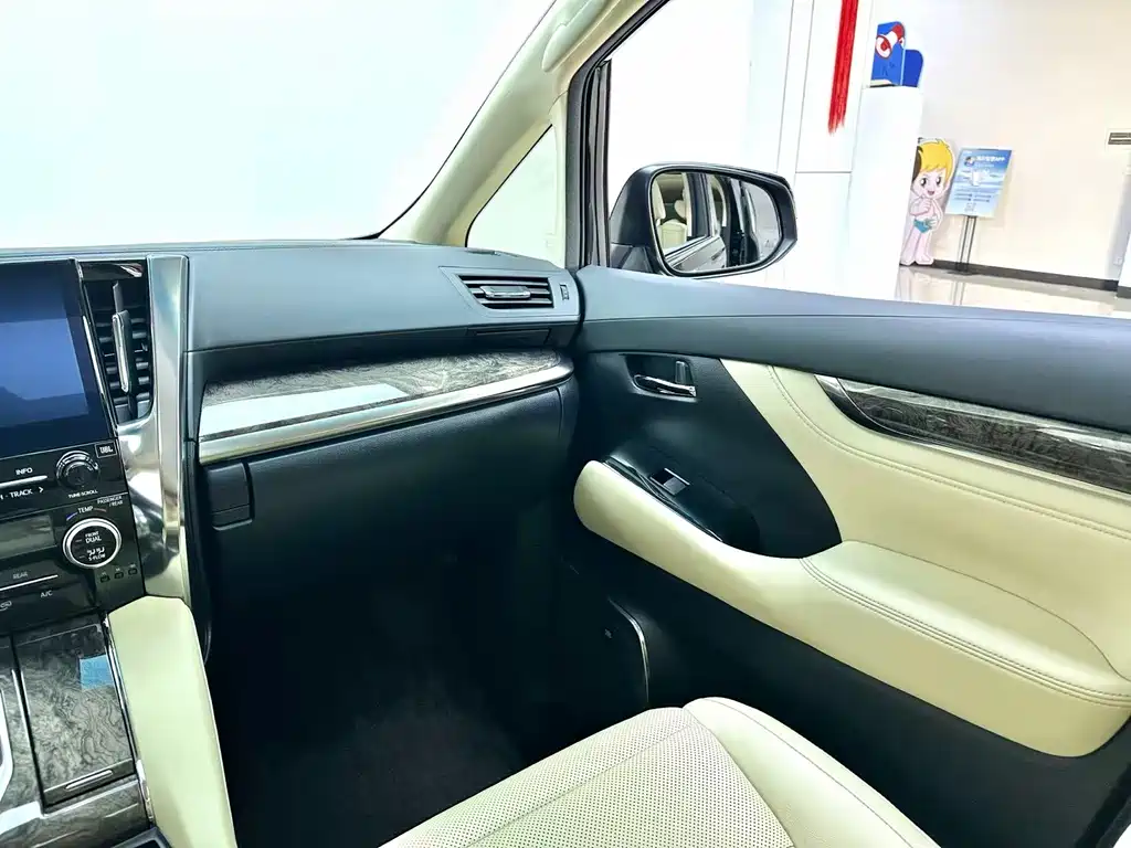 Toyota Vellfire 2022 — фото 20