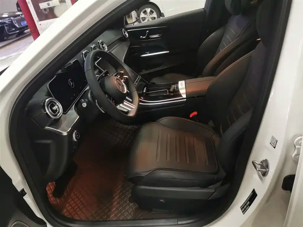 Mercedes-Benz C-Class 2023 — фото 15