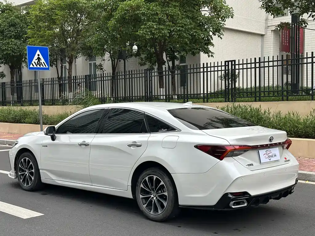 Toyota Avalon 2022 — фото 13