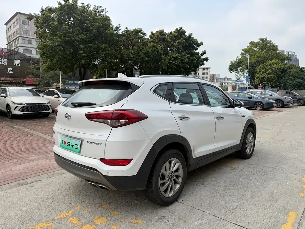Hyundai Tucson 2016 — фото 11