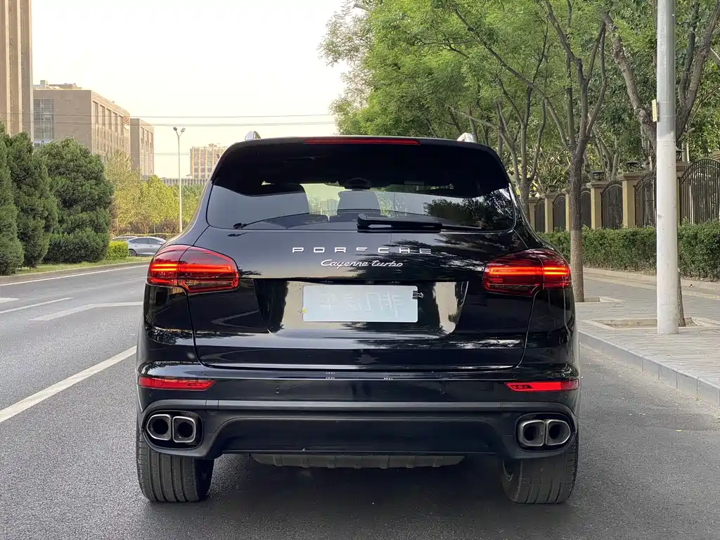 Porsche Cayenne 2018 — фото 3