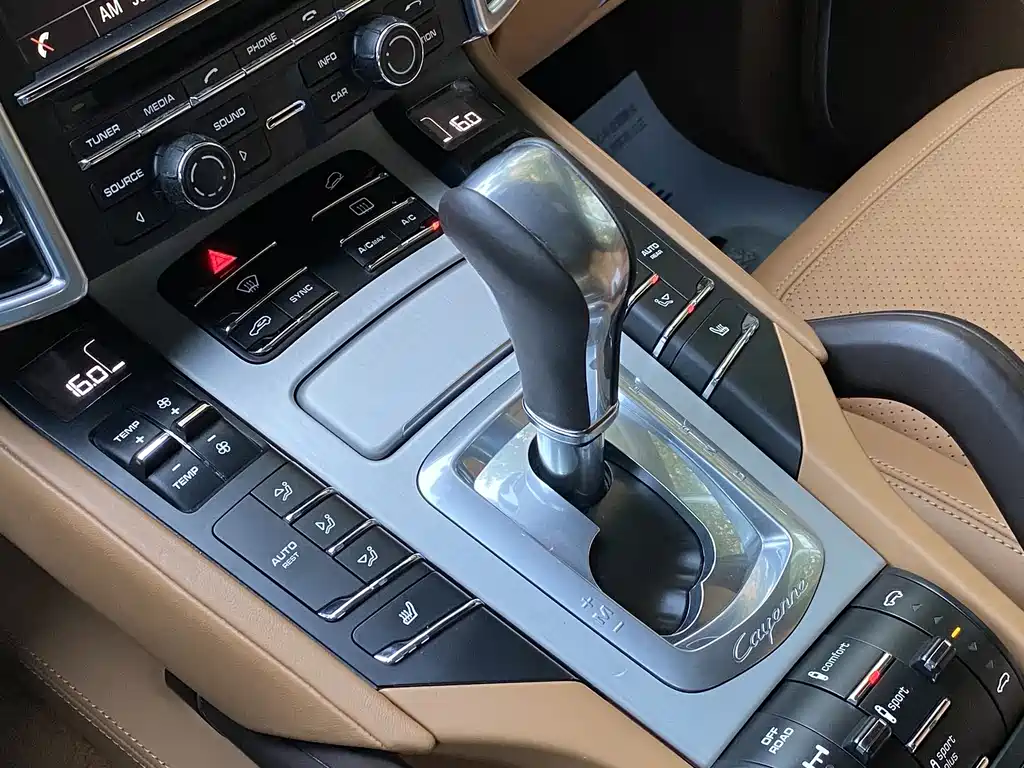 Porsche Cayenne 2018 — фото 13