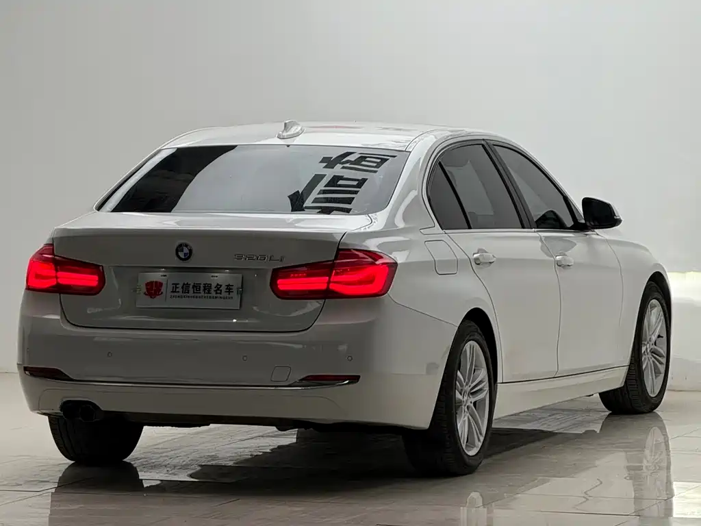 BMW 3 Series 2017 — фото 30
