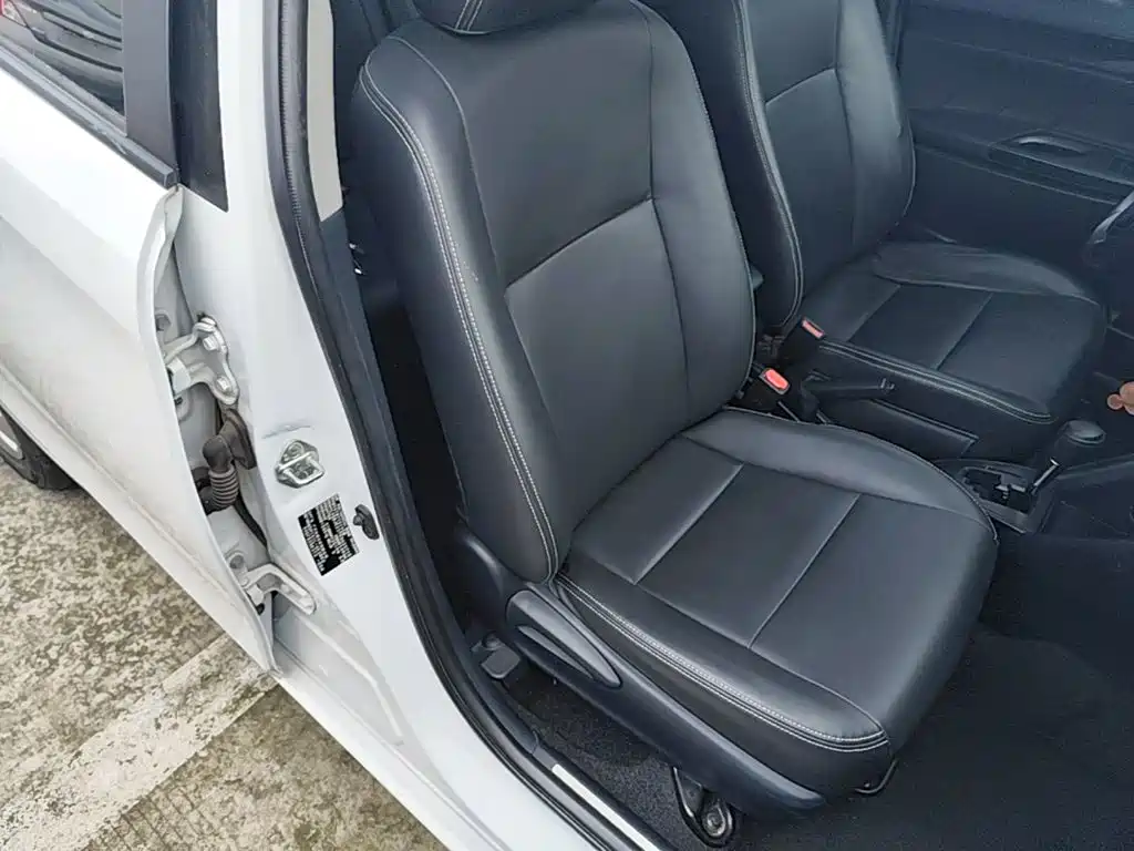Toyota Yaris L 2019 — фото 25
