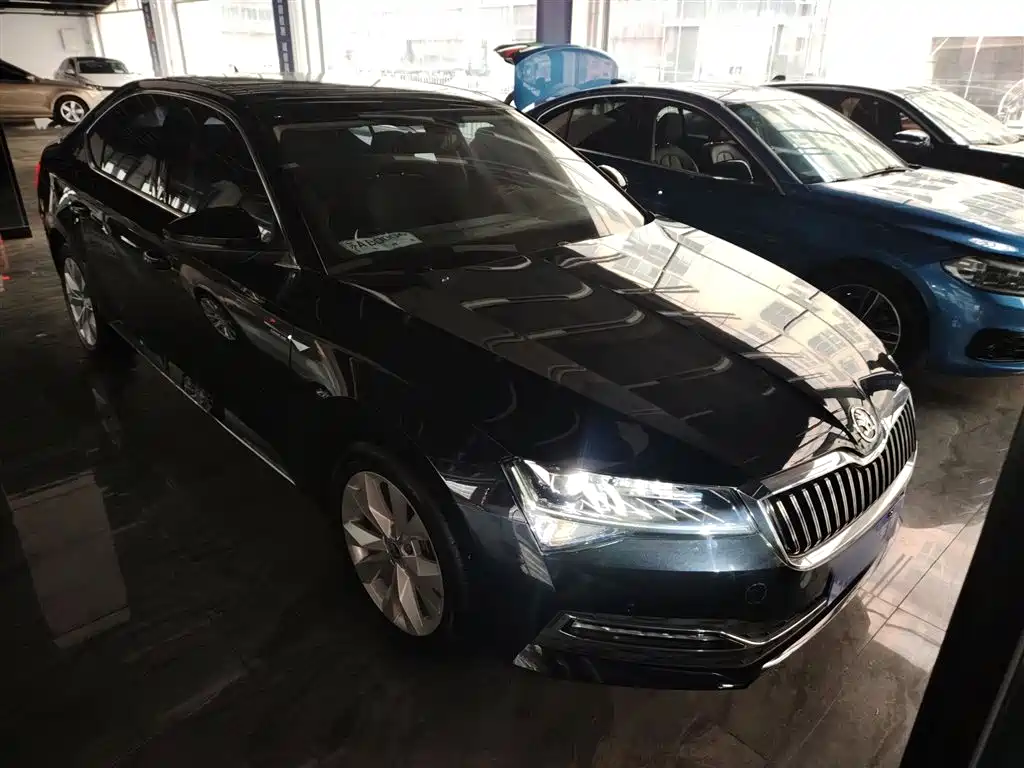 Skoda Superb 2020 — фото 22