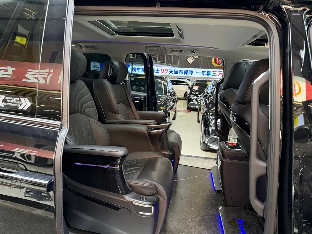 GAC Motor Trumpchi M8 2023 — фото 18