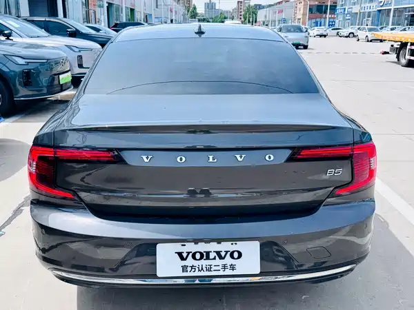 Volvo S90 2023