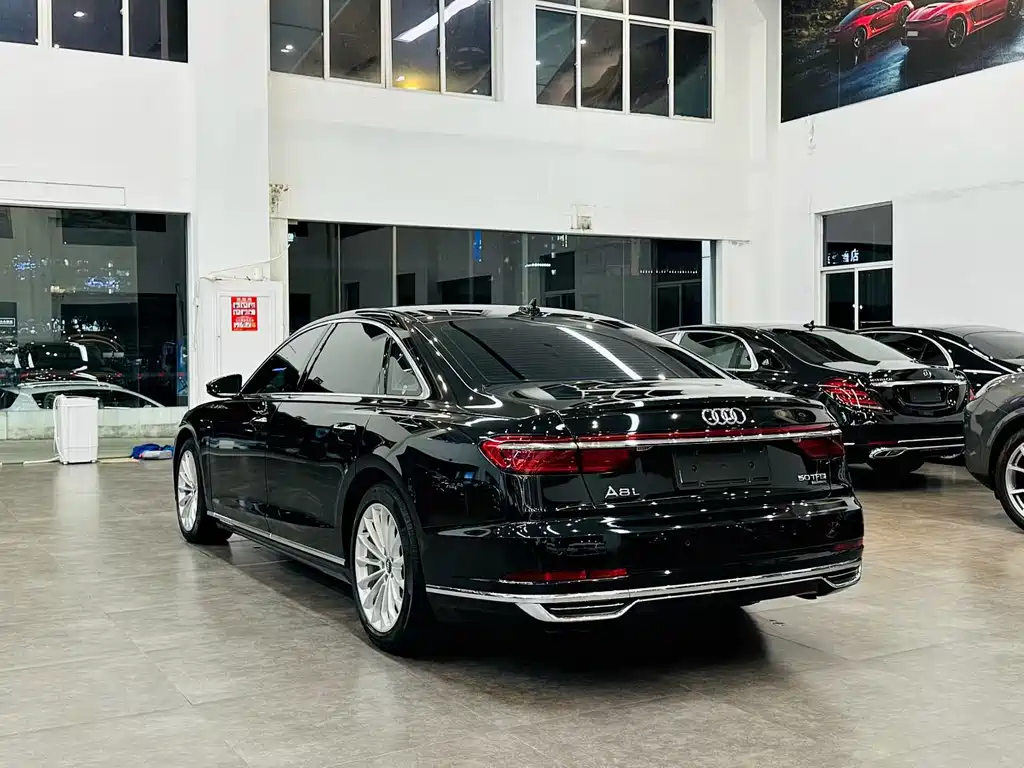 Audi A8 2020 — фото 4