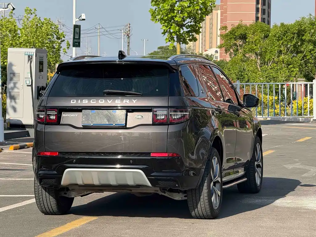 Land Rover Discovery Sport 2023 — фото 29