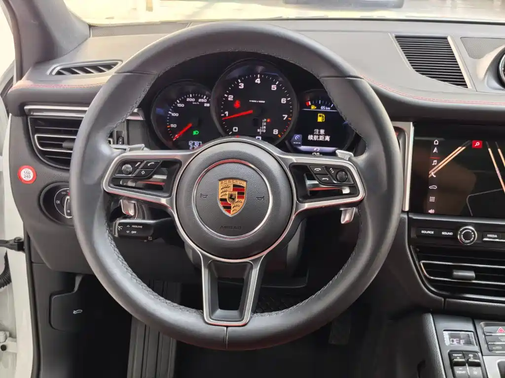 Porsche Macan 2020 — фото 13