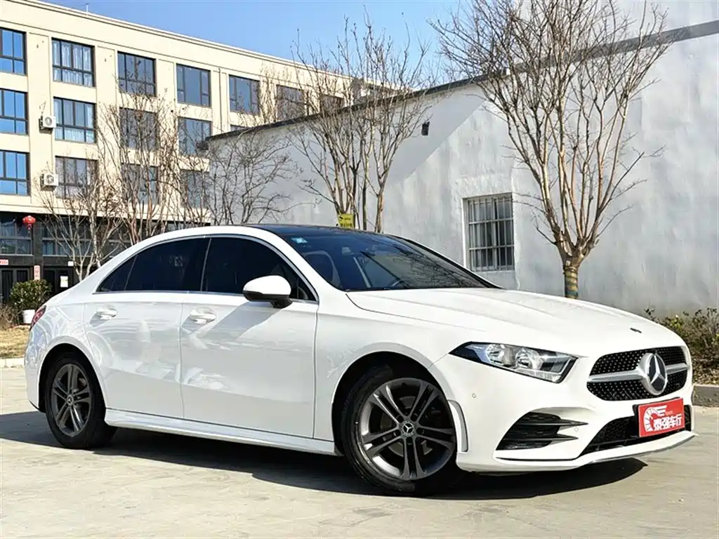 Mercedes-Benz A-Class 2020 — фото 3