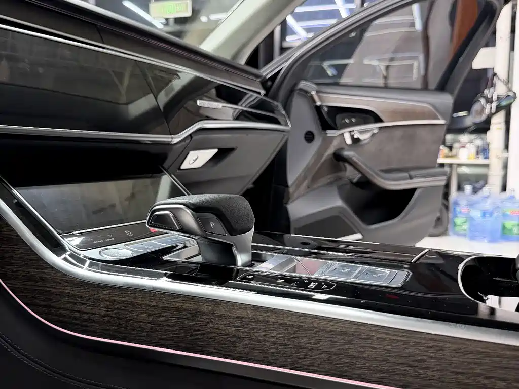 Audi A8 2019 — фото 15