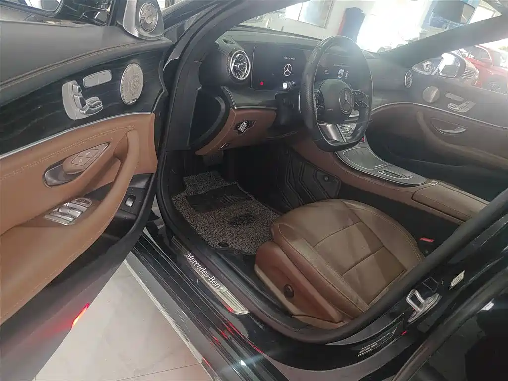 Mercedes-Benz E-Class 2023 — фото 23