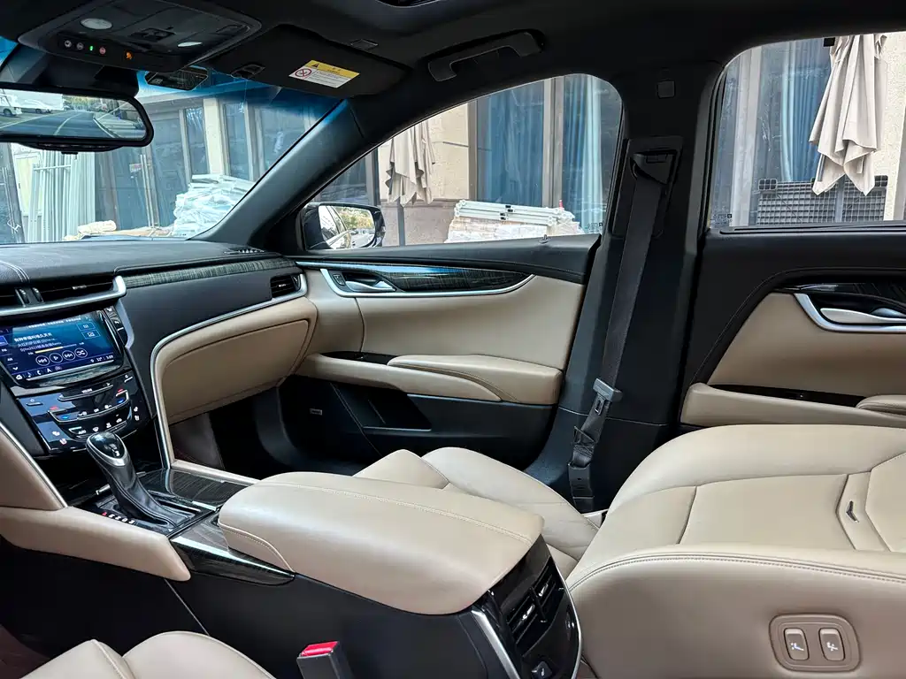 Cadillac XTS 2018 — фото 19
