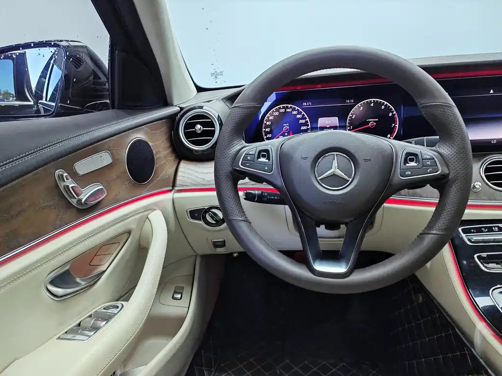 Mercedes-Benz E-Class 2018 — фото 9