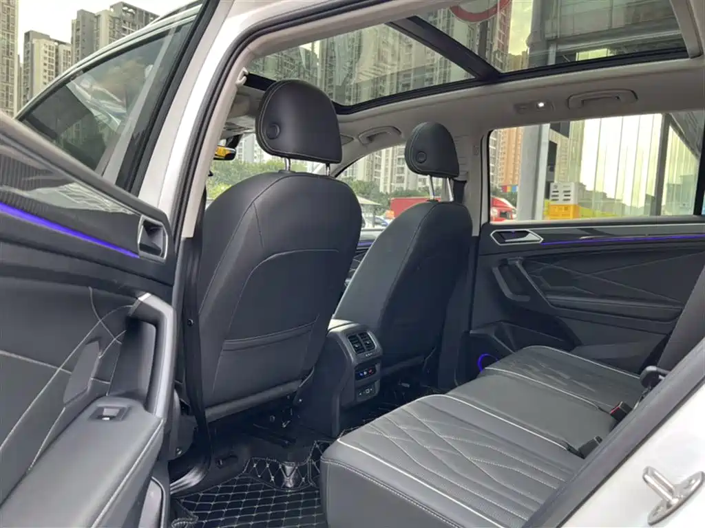 Volkswagen Tiguan L 2023 — фото 6