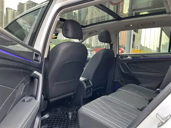 Volkswagen Tiguan L 2023