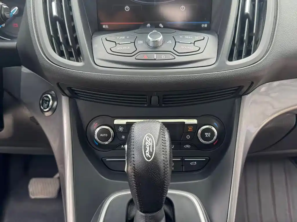 Ford Kuga 2015 — фото 21