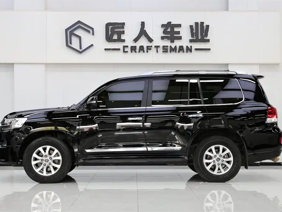 Toyota Land Cruiser 2017 — фото 4