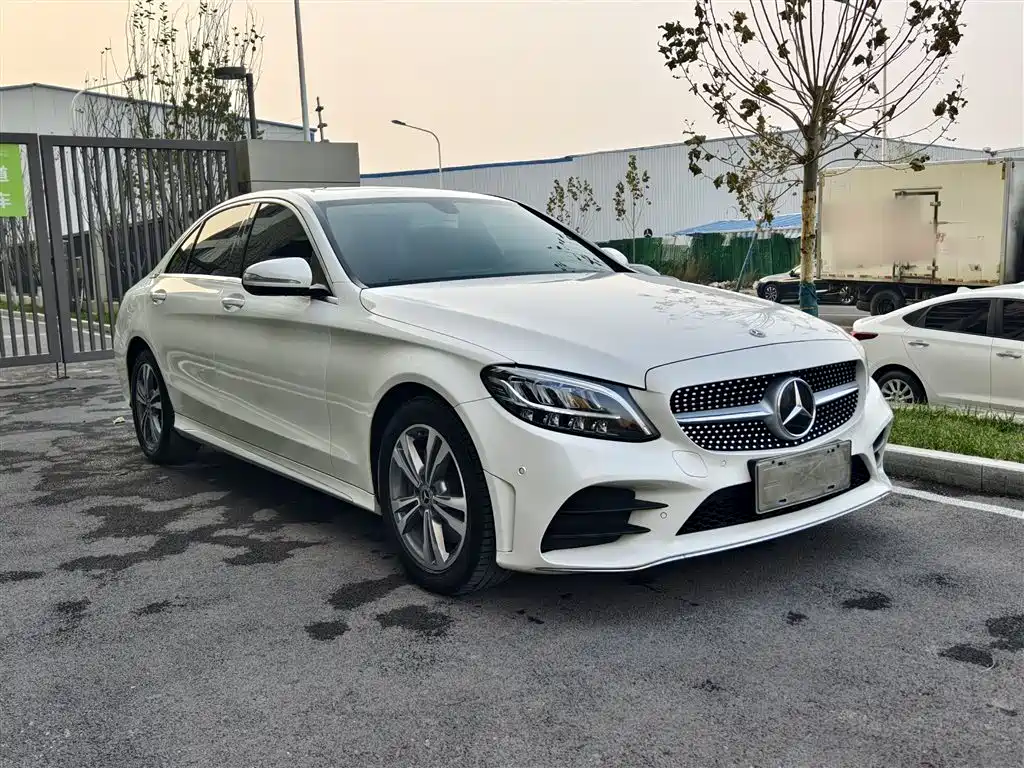 Mercedes-Benz C-Class 2020 — фото 23