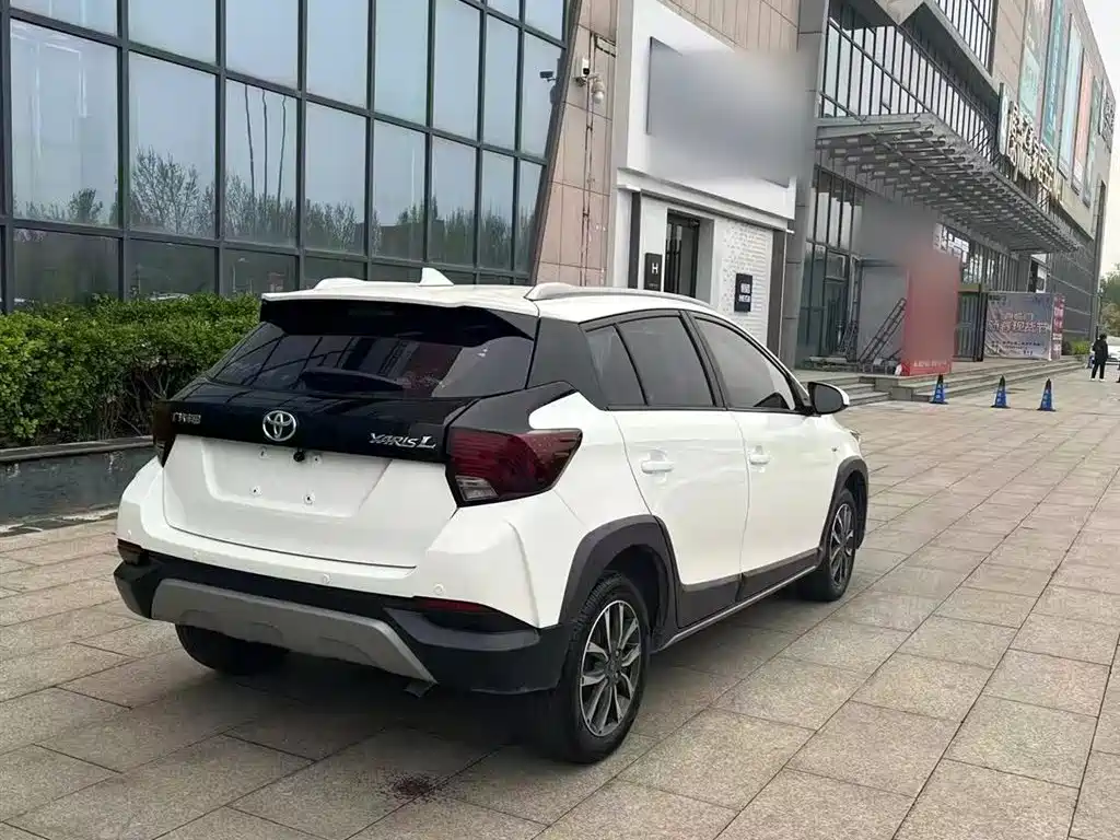 Toyota Yaris L 2021 — фото 7