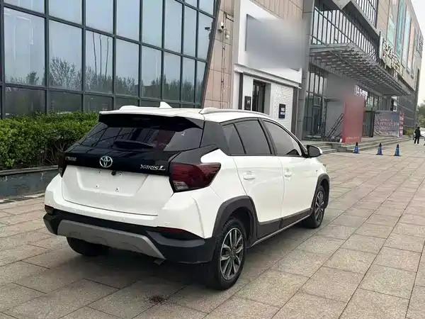 Toyota Yaris L 2021
