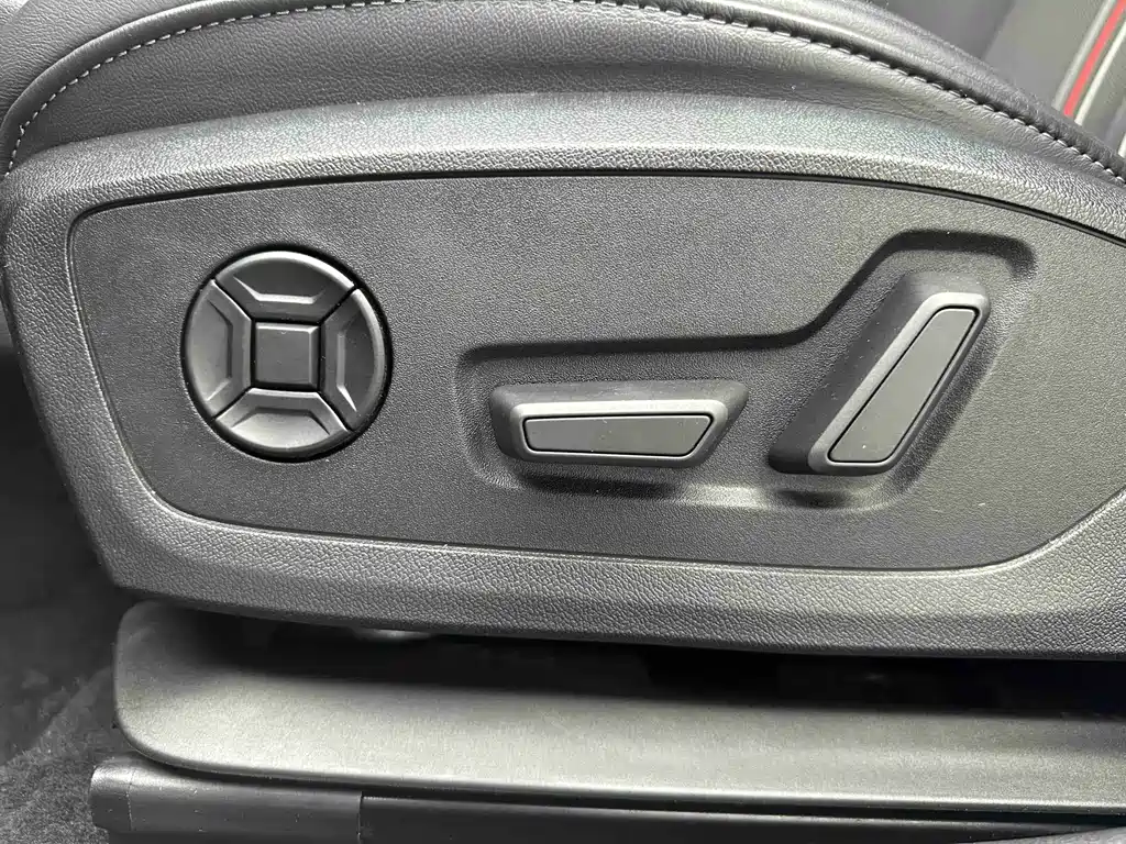 Audi A3 2023 — фото 11