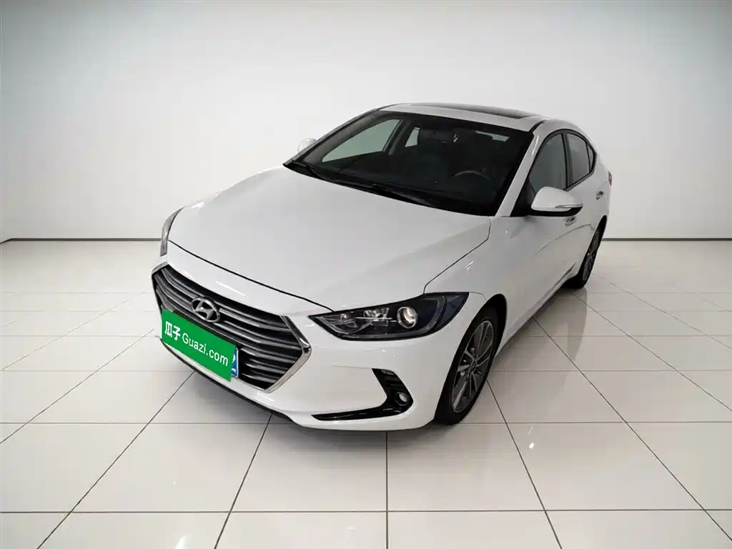 Hyundai Elantra 2018 — фото 2