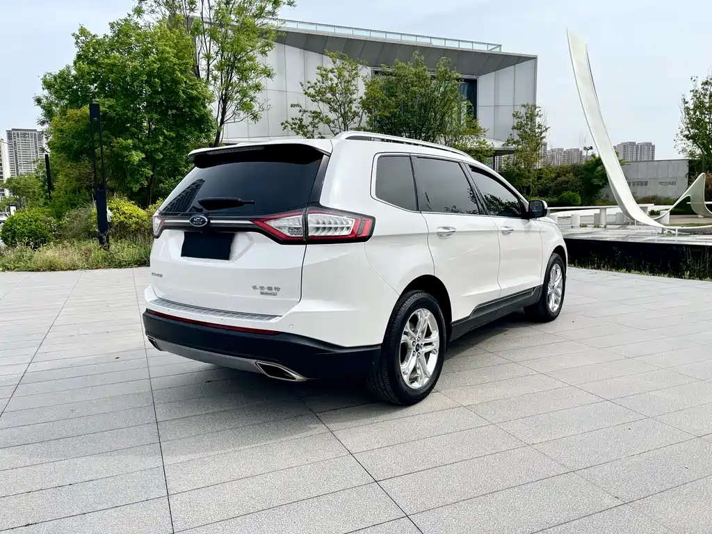 Ford Edge 2018 — фото 21