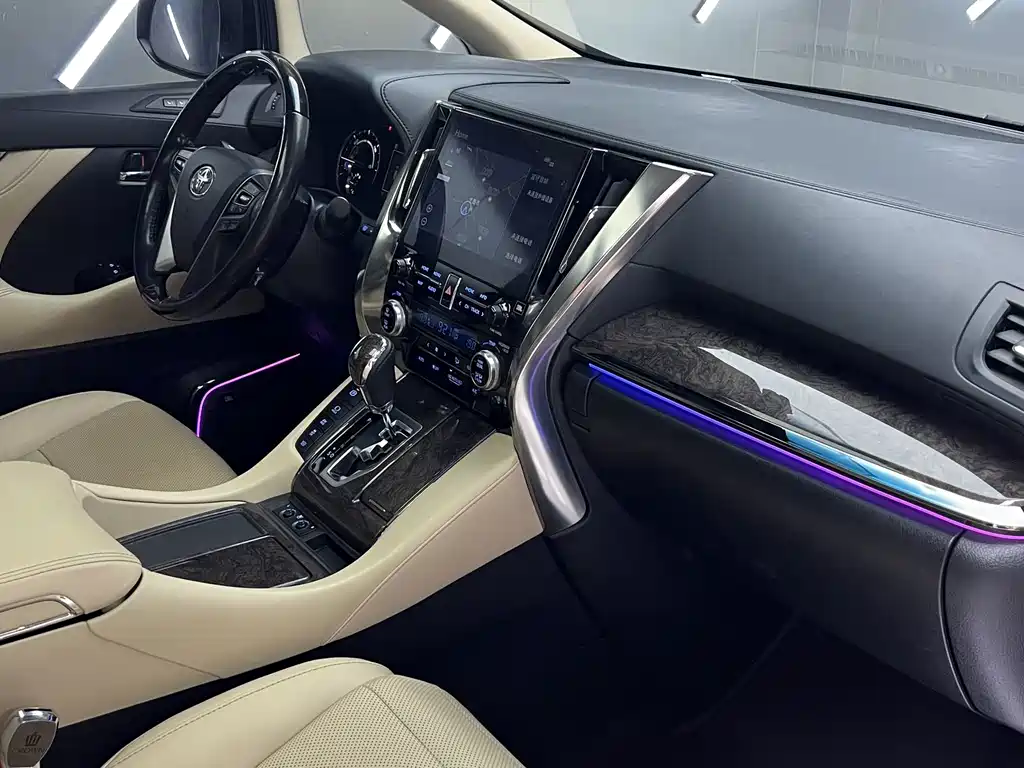 Toyota Vellfire 2020 — фото 35