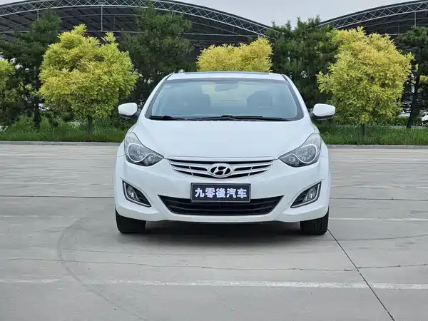 Hyundai Elantra Langdong 2013