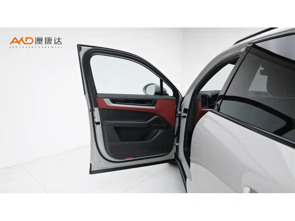 Porsche Cayenne 2023 — фото 10