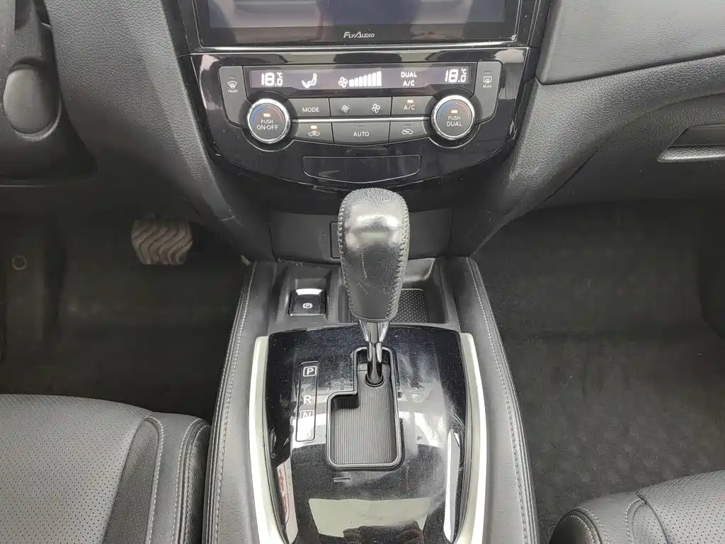 Nissan X-Trail 2018 — фото 13