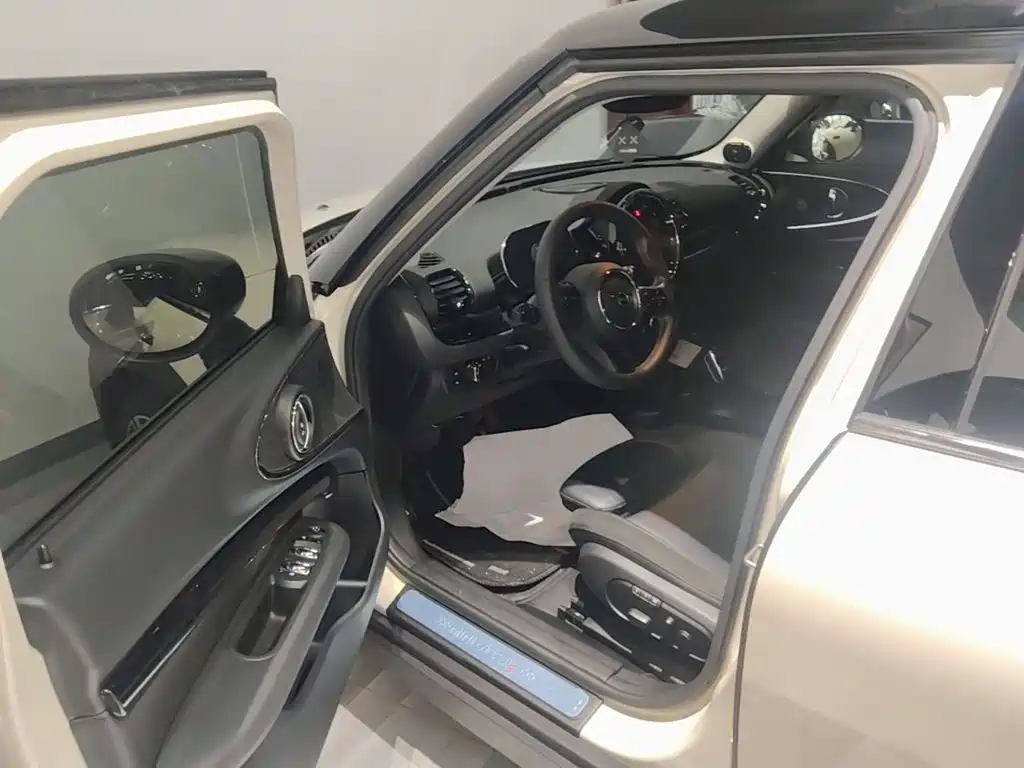 MINI Clubman 2022 — фото 16