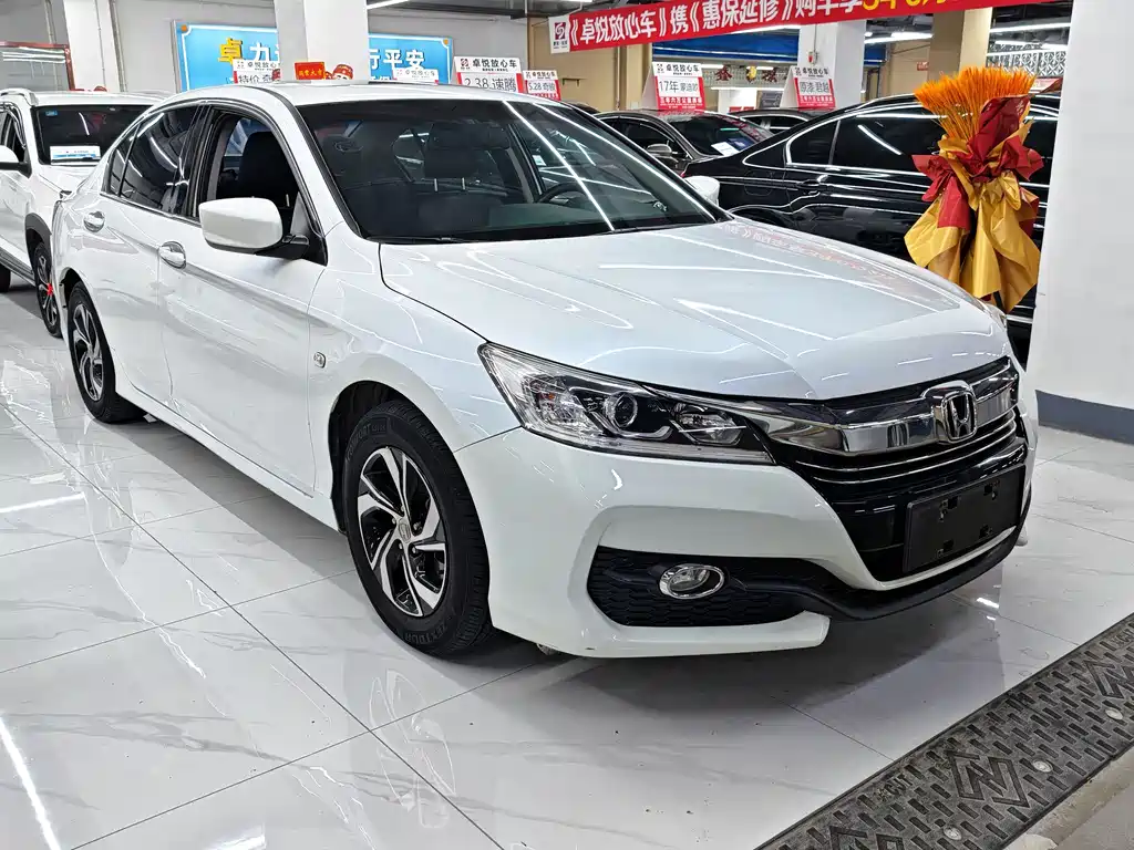 Honda Accord 2018 — фото 1