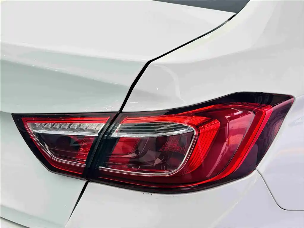 Changan Eado DT 2020 — фото 12