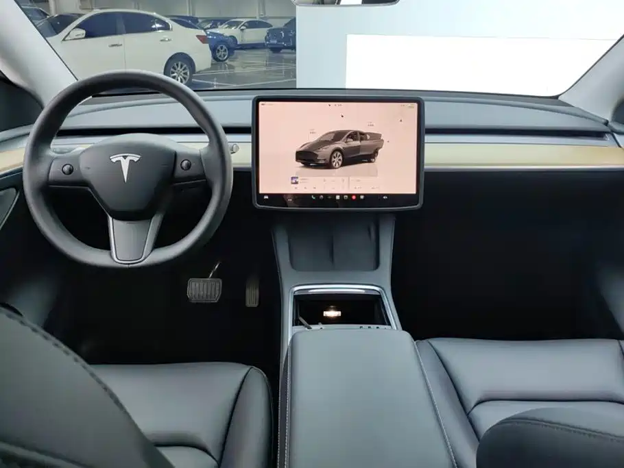 Tesla Model Y 2023 — фото 12