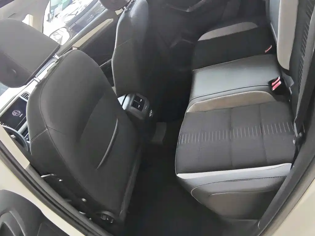 Volkswagen T-Roc 2023 — фото 12