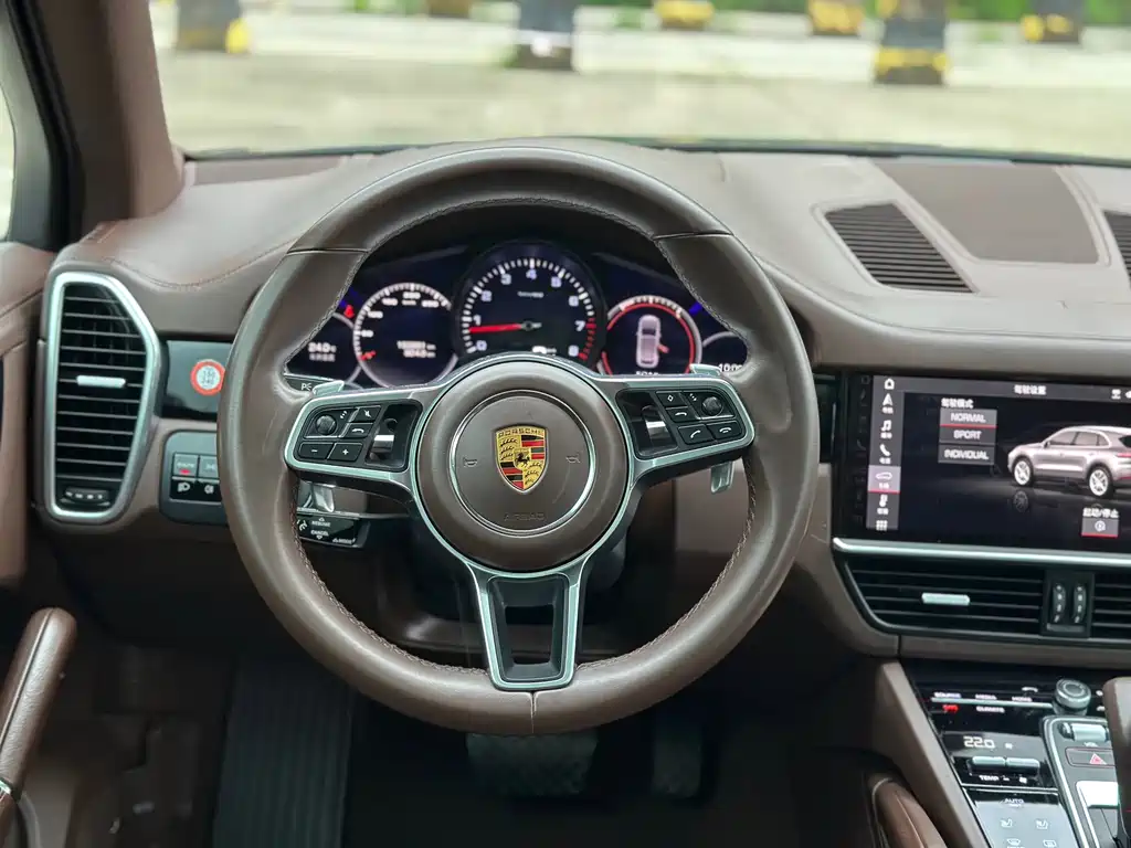 Porsche Cayenne 2021 — фото 12