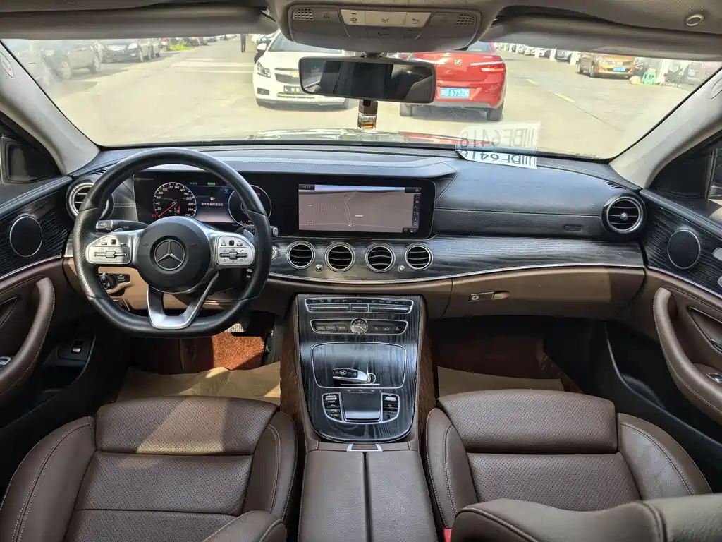 Mercedes-Benz E-Class 2019 — фото 10