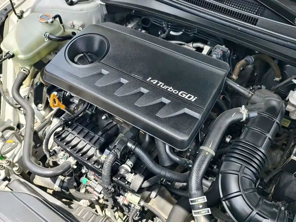 Hyundai Elantra 2021 — фото 20