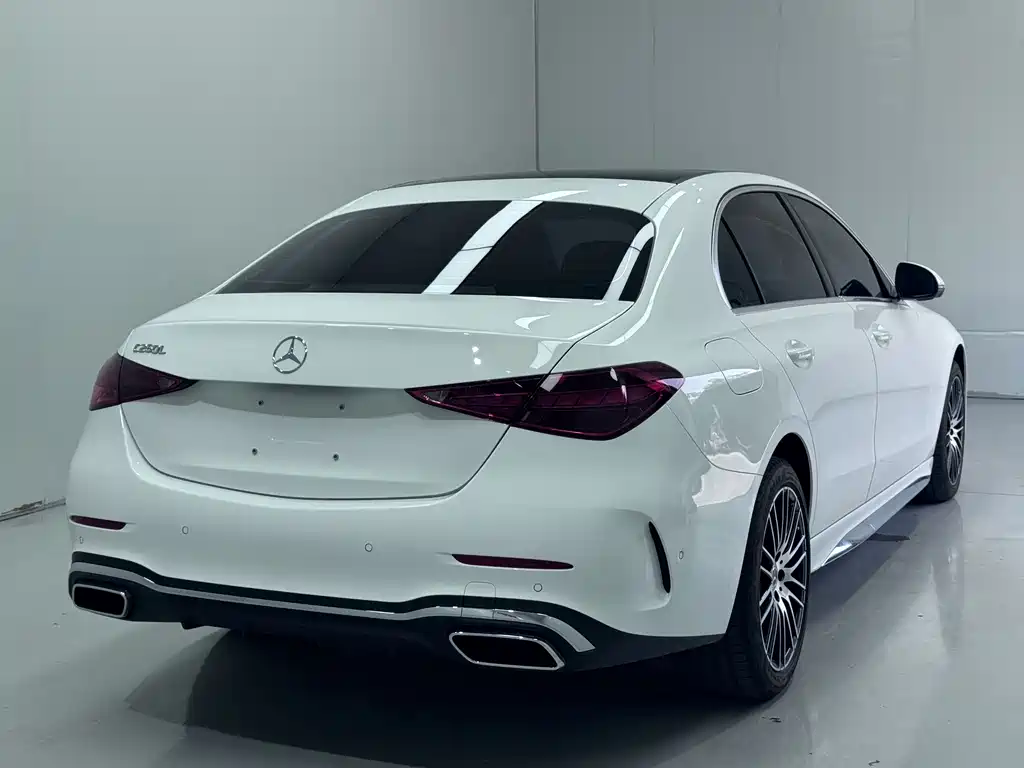 Mercedes-Benz C-Class 2025 — фото 7