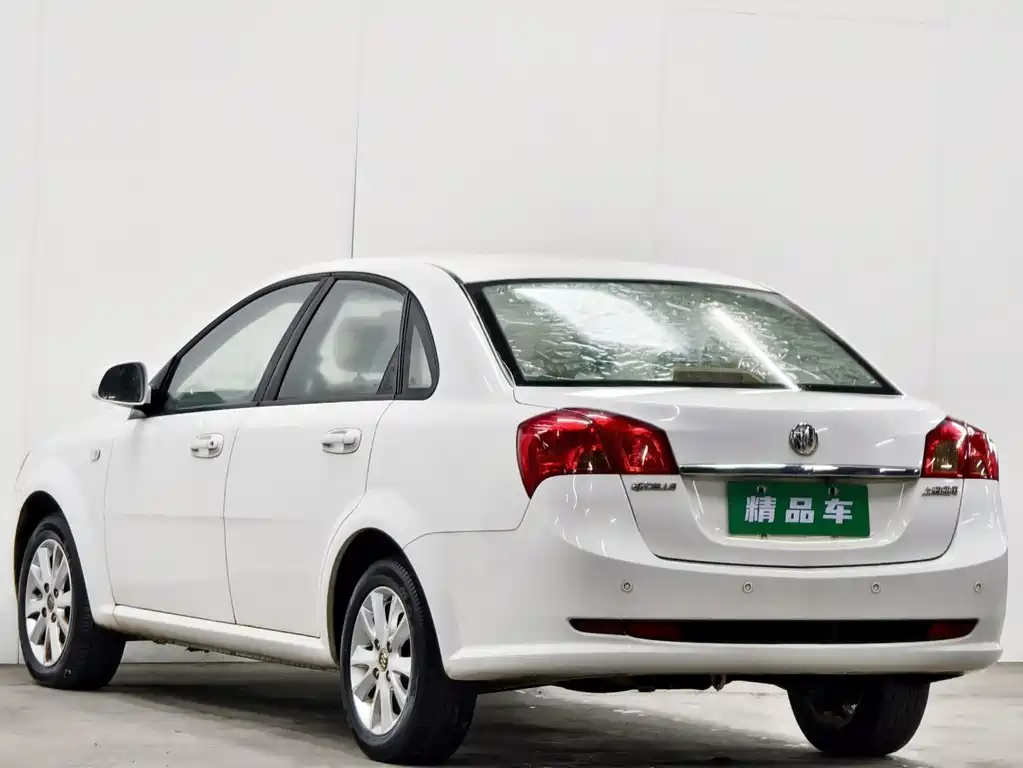 Buick Excelle 2015 — фото 6
