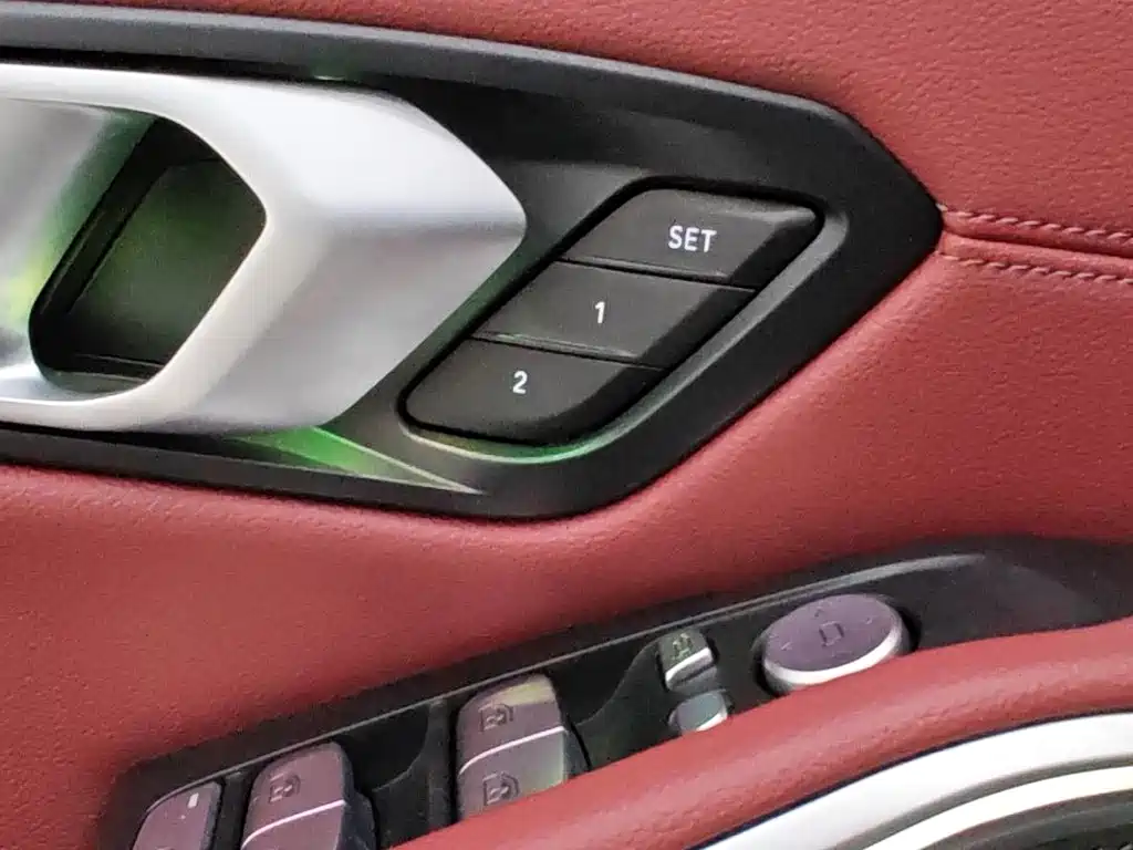 BMW 3 Series 2023 — фото 15
