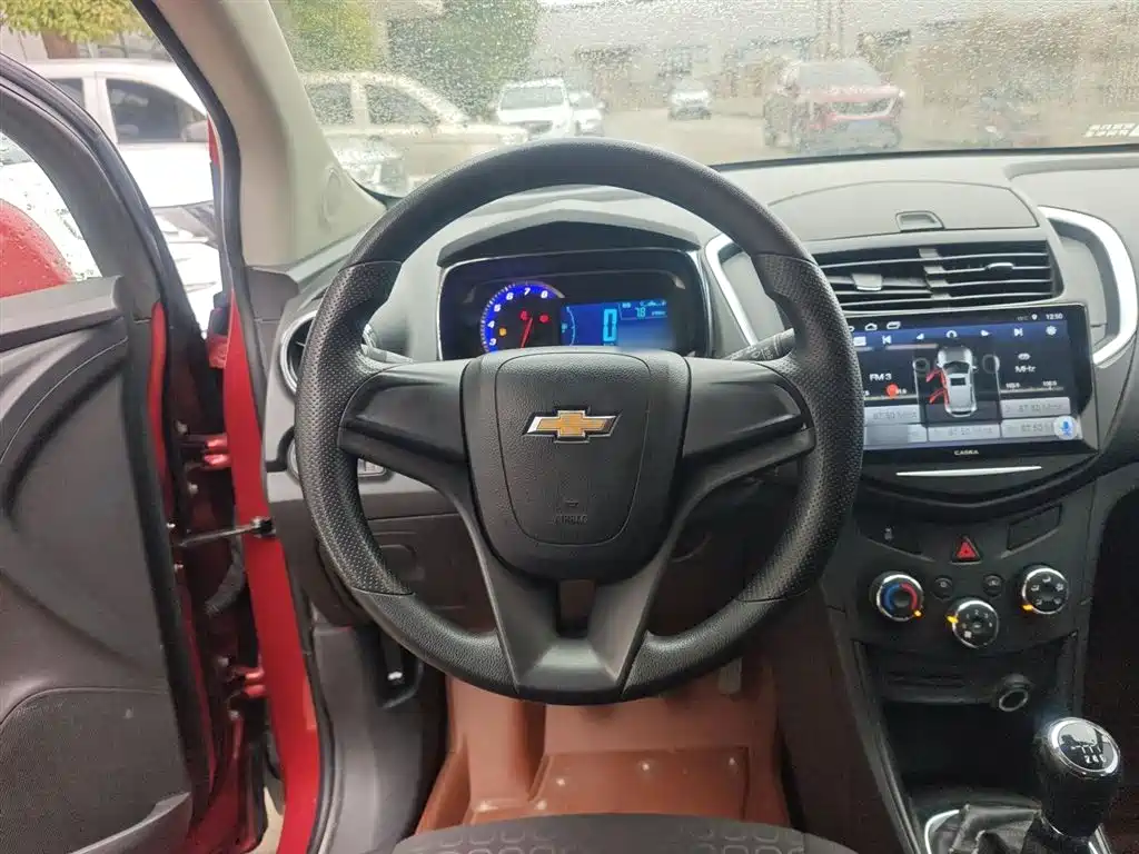 Chevrolet Trax 2015 — фото 9